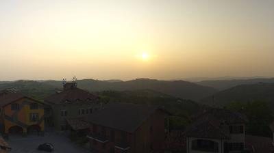 immagine della webcam nei dintorni di Roccavignale: webcam Serravalle Langhe