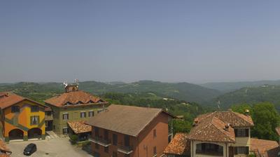 immagine della webcam nei dintorni di Carrù: webcam Serravalle Langhe