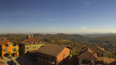 immagine della webcam nei dintorni di Corneliano d'Alba: webcam Serravalle Langhe
