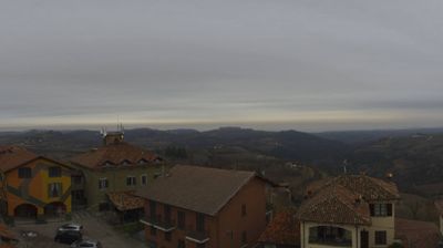 immagine della webcam nei dintorni di Cervere: webcam Serravalle Langhe