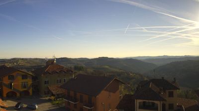 immagine della webcam nei dintorni di Bra: webcam Serravalle Langhe