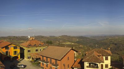 immagine della webcam nei dintorni di Corneliano d'Alba: webcam Serravalle Langhe