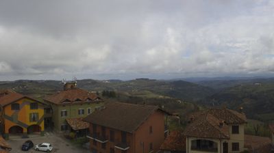 immagine della webcam nei dintorni di Niella Tanaro: webcam Serravalle Langhe