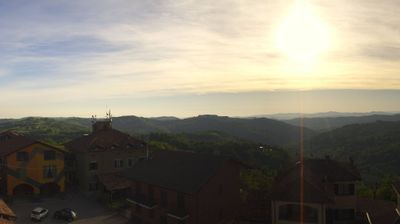 immagine della webcam nei dintorni di Niella Belbo: webcam Serravalle Langhe