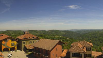 immagine della webcam nei dintorni di Bosia: webcam Serravalle Langhe