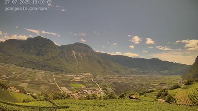 immagine della webcam nei dintorni di Bedollo: webcam Cortaccia sulla Strada del Vino
