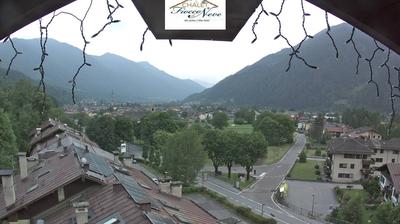 immagine della webcam nei dintorni di Pinzolo: webcam Carisolo