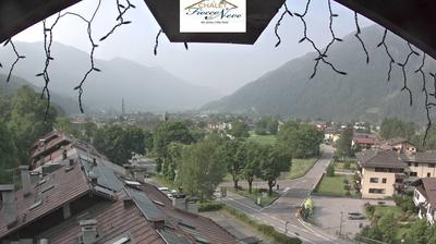 immagine della webcam nei dintorni di Peio: webcam Carisolo