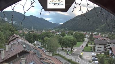 immagine della webcam nei dintorni di San Lorenzo in Banale: webcam Carisolo