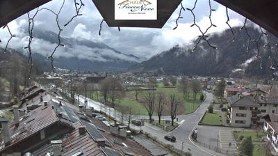 immagine della webcam nei dintorni di Zuclo: webcam Carisolo