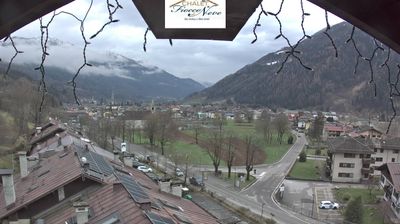 immagine della webcam nei dintorni di Vermiglio: webcam Carisolo