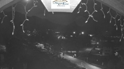 immagine della webcam nei dintorni di Rifugio Viviani: webcam Carisolo