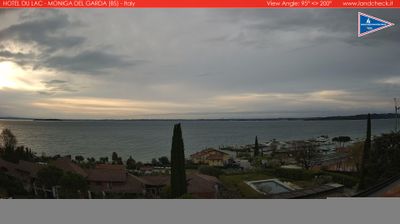 immagine della webcam nei dintorni di Affi: webcam Moniga del Garda