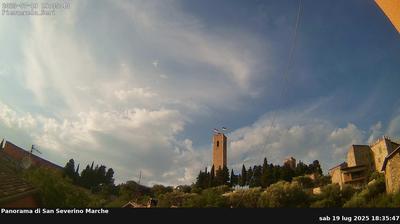 immagine della webcam nei dintorni di Sassotetto: webcam San Severino Marche