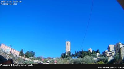 immagine della webcam nei dintorni di Sassotetto: webcam San Severino Marche