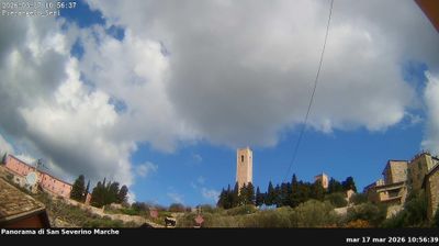 immagine della webcam nei dintorni di Colfiorito: webcam San Severino Marche