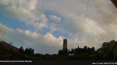 immagine della webcam nei dintorni di Sassotetto: webcam San Severino Marche