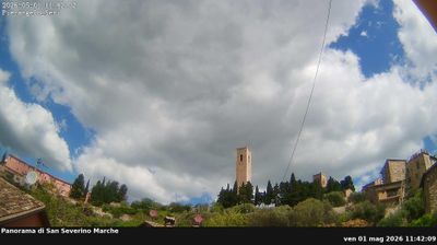 immagine della webcam nei dintorni di Sassotetto: webcam San Severino Marche