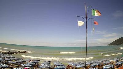 immagine della webcam nei dintorni di Lido Di Camaiore: webcam Marinella