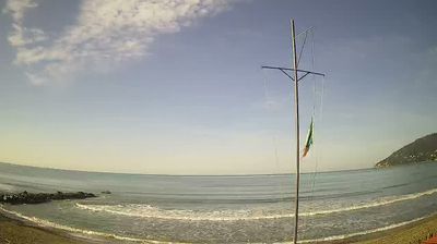 immagine della webcam nei dintorni di Comano: webcam Sarzana
