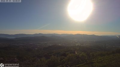 immagine della webcam nei dintorni di Marina Di Carrara: webcam Santo Stefano di Magra