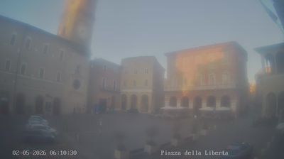 immagine della webcam nei dintorni di Offagna: webcam Macerata