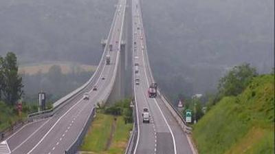 immagine della webcam nei dintorni di Serravalle Langhe: webcam Salmour