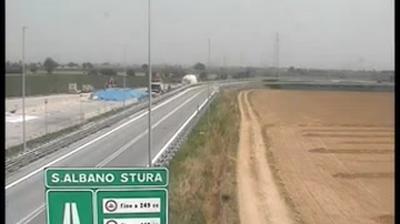 immagine della webcam nei dintorni di Carrù: webcam Montanera