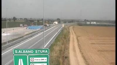immagine della webcam nei dintorni di Carrù: webcam Montanera
