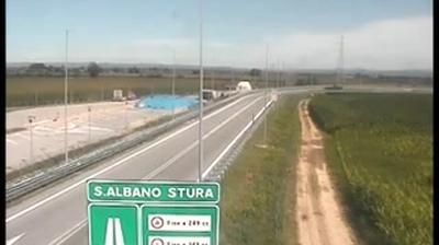 immagine della webcam nei dintorni di Carrù: webcam Montanera