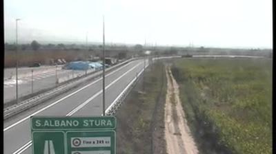 immagine della webcam nei dintorni di Carrù: webcam Montanera