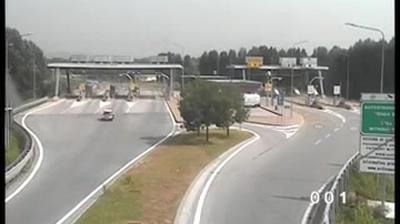 immagine della webcam nei dintorni di Carrù: webcam Cherasco