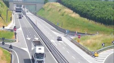 immagine della webcam nei dintorni di Carrù: webcam Magliano Alpi