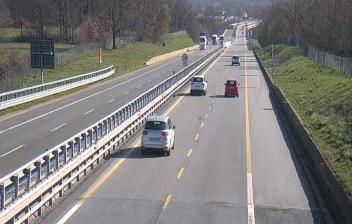 immagine della webcam nei dintorni di Serravalle Langhe: webcam Niella Tanaro