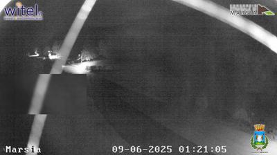 immagine della webcam nei dintorni di Rocca di Cambio: webcam Sante Marie