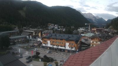 immagine della webcam nei dintorni di Vermiglio: webcam Rifugio Viviani