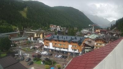 immagine della webcam nei dintorni di Dimaro Folgarida: webcam Rifugio Viviani