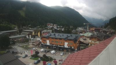 immagine della webcam nei dintorni di Marilleva: webcam Rifugio Viviani