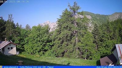 immagine della webcam nei dintorni di Molini di Triora: webcam Castel Vittorio