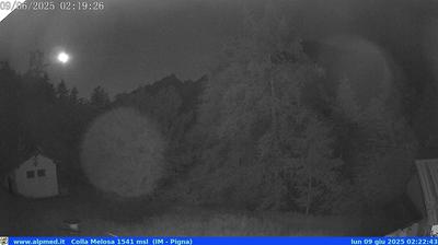 immagine della webcam nei dintorni di Triora: webcam Castel Vittorio