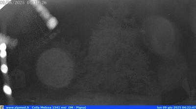 immagine della webcam nei dintorni di Taggia: webcam Castel Vittorio
