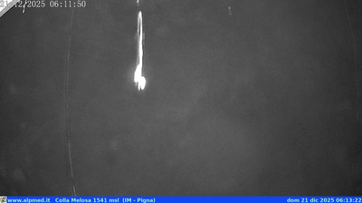 immagine della webcam nei dintorni di Cipressa: webcam Castel Vittorio