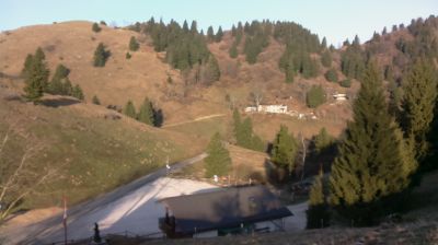 immagine della webcam nei dintorni di Montebelluna: webcam Revine Lago