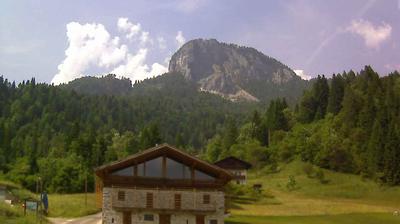 immagine della webcam nei dintorni di Calalzo di Cadore: webcam Forni di Sopra