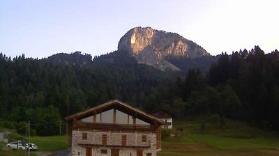 immagine della webcam nei dintorni di Laggio di Cadore: webcam Forni di Sopra