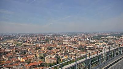 immagine della webcam nei dintorni di Milano Stazione Centrale: webcam Milano Centro Direzionale