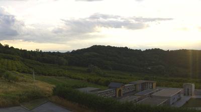 immagine della webcam nei dintorni di Bosia: webcam Cerretto Langhe