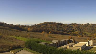 immagine della webcam nei dintorni di Cherasco: webcam Cerretto Langhe