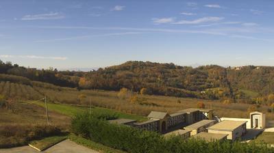 immagine della webcam nei dintorni di Corneliano d'Alba: webcam Cerretto Langhe