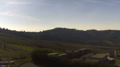 immagine della webcam nei dintorni di Corneliano d'Alba: webcam Cerretto Langhe